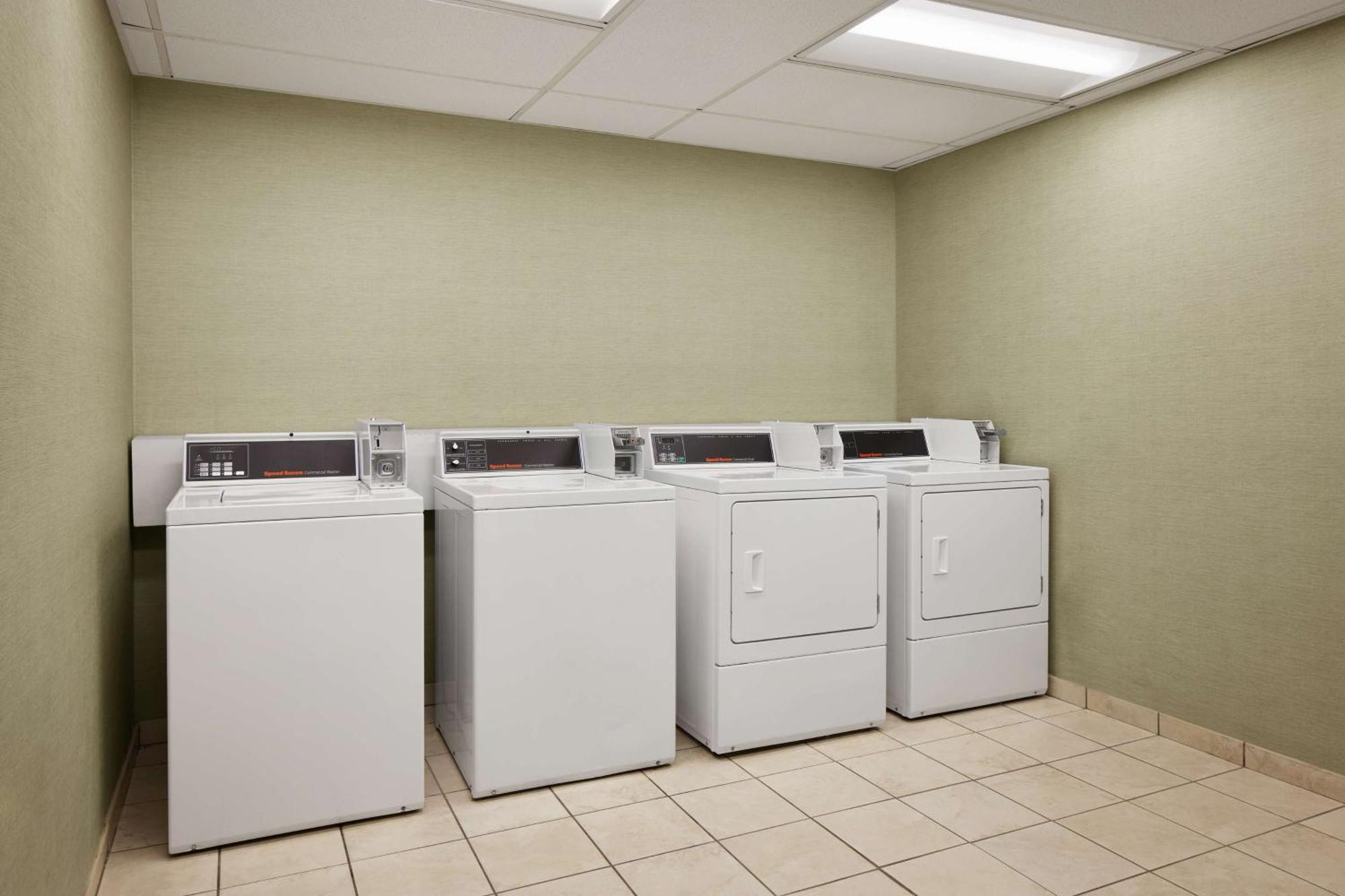 Homewood Suites By Hilton Baltimore-Washington Intl Apt Линтикъм Екстериор снимка