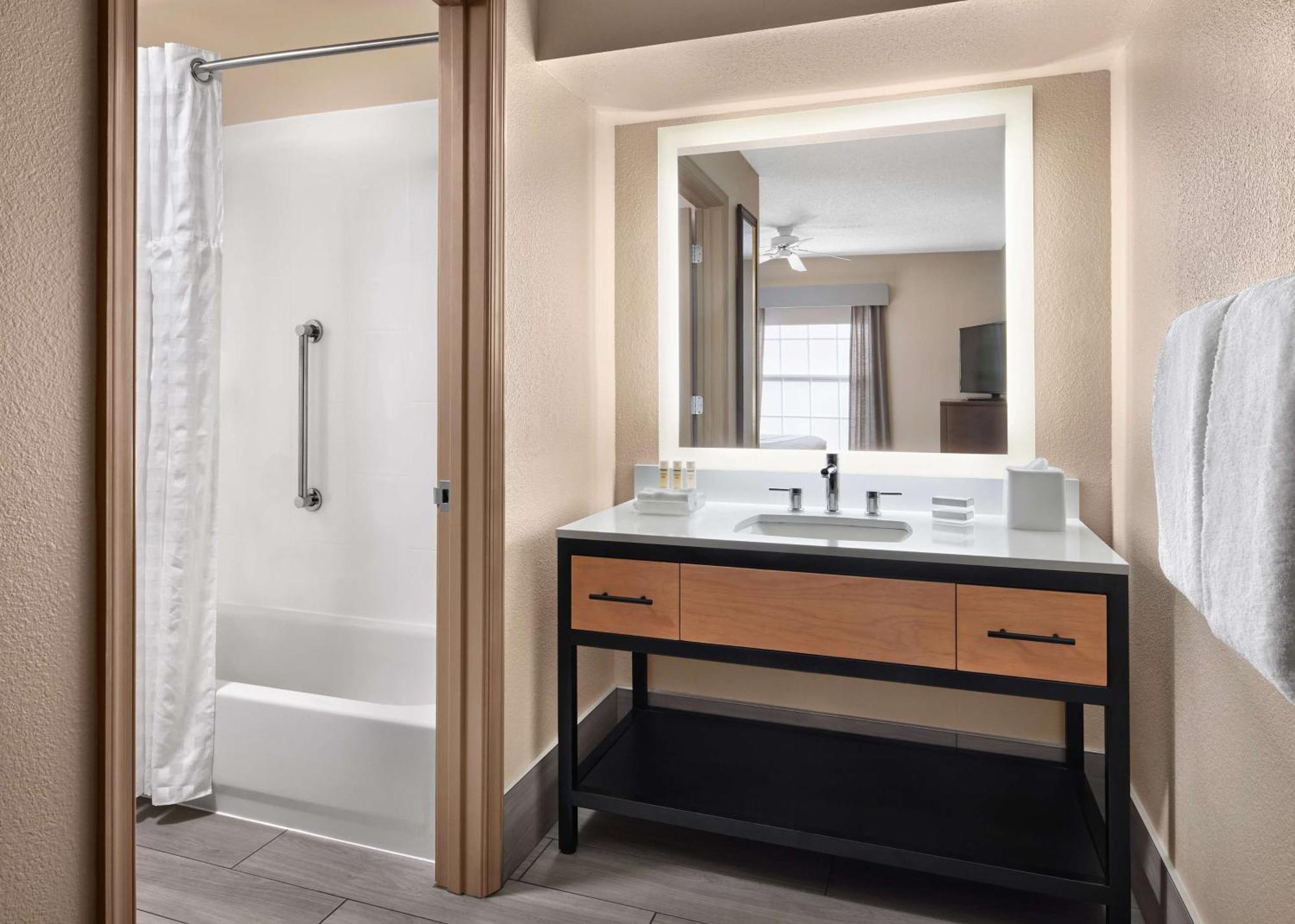 Homewood Suites By Hilton Baltimore-Washington Intl Apt Линтикъм Екстериор снимка